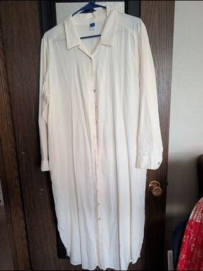 Old Navy Cream Button-Front Dress Shirt